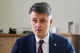 Policie obvinila pět lidí napojených na Správu železnic - Novinky